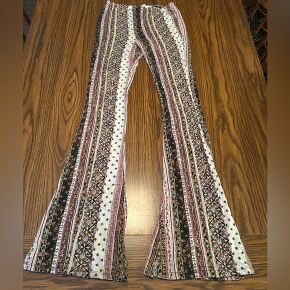 5 pairs of Sky and Sparrow Bohemian style Flare Pants - Picture 6 of 8